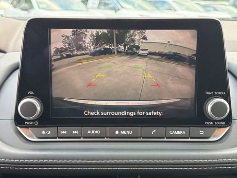 Used 2023 Nissan Rogue SV image 21