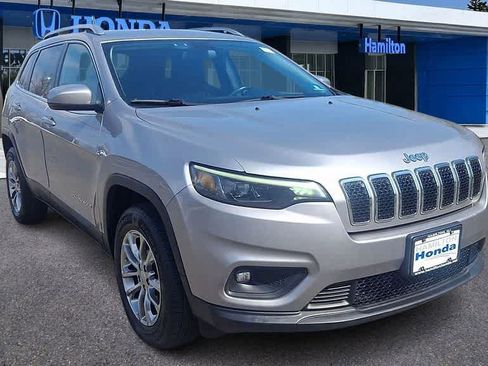 Used 2020 Jeep Cherokee Latitude Plus w/ Cold Weather Group AWD/4WD image 2