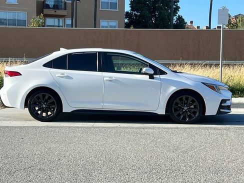 Used 2024 Toyota Corolla SE w/ SE Premium Package FWD image 3