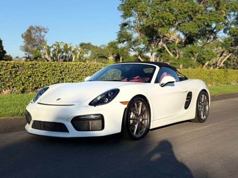 Used 2016 Porsche Boxster Spyder image 2