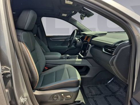 Certified 2026 GMC Acadia AT4 w/ Luxury Package AWD/4WD image 17