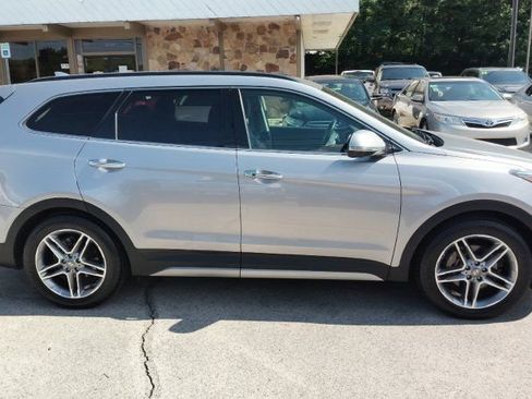 Used 2019 Hyundai Santa Fe XL w/ Cargo Package AWD/4WD image 6