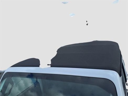 Used 2023 Jeep Gladiator Sport image 8