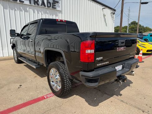 Used 2017 GMC Sierra 2500 Denali w/ Duramax Plus Package AWD/4WD image 4