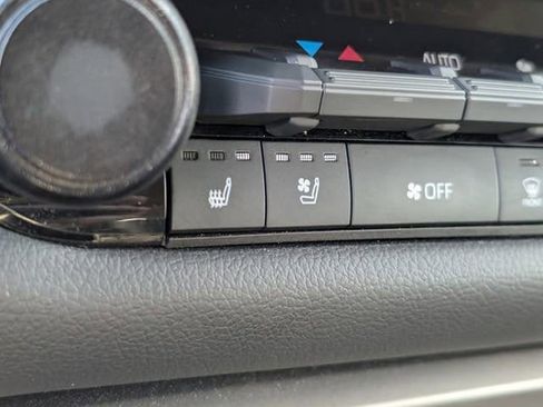 Used 2023 Toyota Tundra Limited image 16