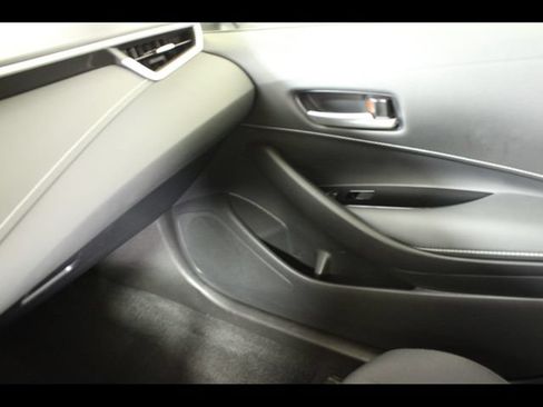 Used 2021 Toyota Corolla SE FWD image 16
