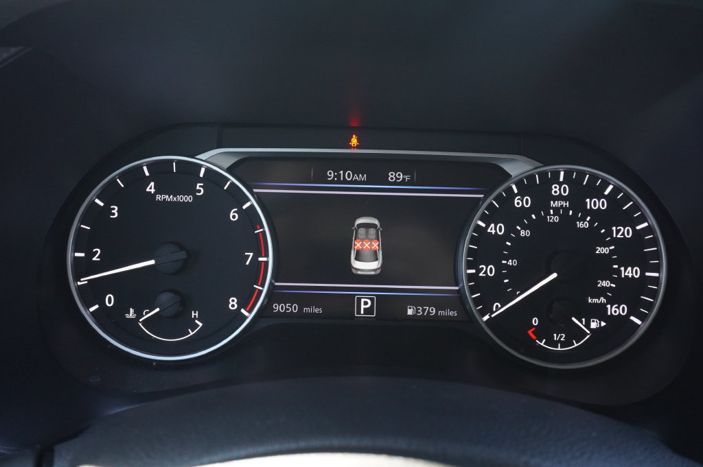 Certified 2025 Nissan Sentra SR FWD image 19