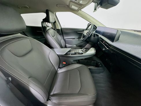 Used 2024 Kia EV6 Wind w/ Wind Technology Package AWD/4WD image 31