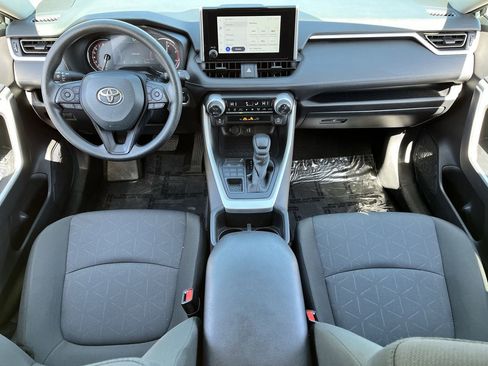 Used 2025 Toyota RAV4 XLE image 9