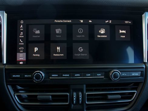 Used 2020 Porsche Macan AWD/4WD image 33