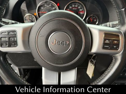 Used 2014 Jeep Wrangler Unlimited Rubicon image 32