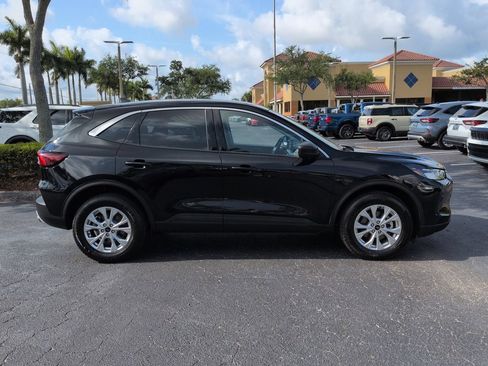 Certified 2024 Ford Escape Active AWD/4WD image 3