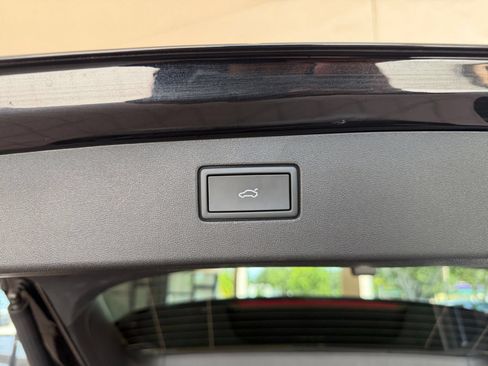 Used 2026 Volkswagen Tiguan SE FWD image 16