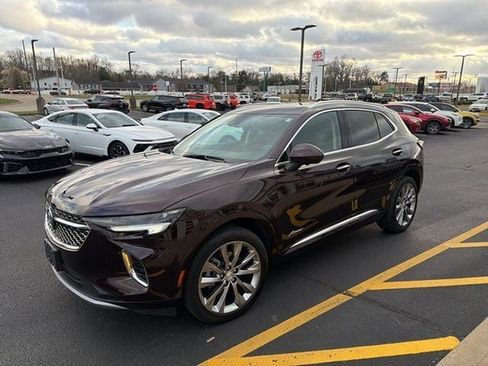 Used 2021 Buick Envision Avenir w/ Technology Package II image 2