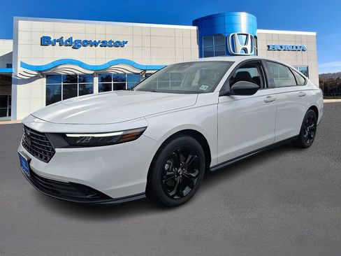 Used 2025 Honda Accord SE image 3