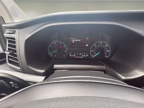 Used 2023 Ford Transit 350 XLT RWD image 9