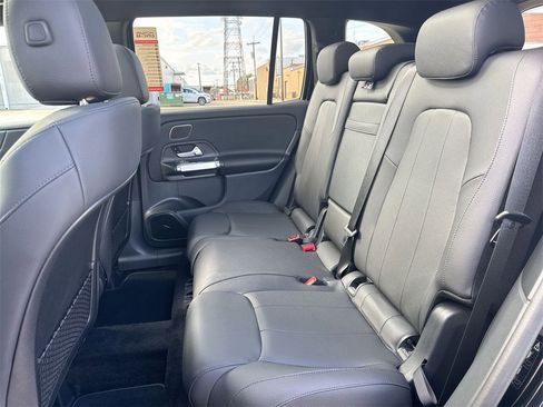 Used 2024 Mercedes-Benz GLB 250 4MATIC image 29