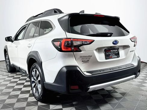 Used 2025 Subaru Outback Limited AWD/4WD image 5