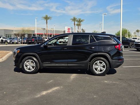 Used 2024 GMC Terrain SLE image 9