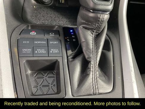 Used 2024 Toyota RAV4 XLE AWD/4WD image 21