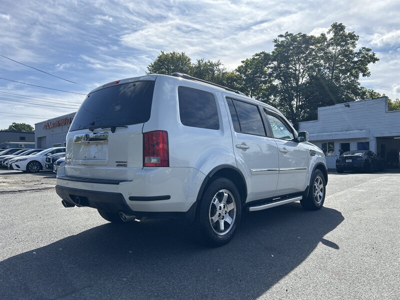 Used 2011 Honda Pilot Touring image 4