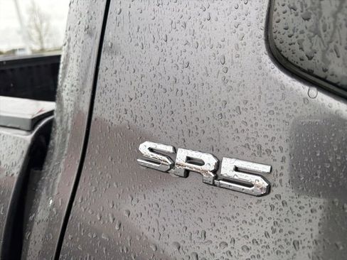 Used 2022 Toyota Tundra SR5 w/ Convenience Package image 4
