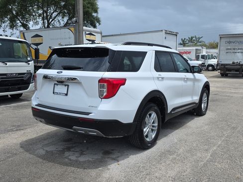 Used 2024 Ford Explorer XLT w/ Equipment Group 202A AWD/4WD image 7