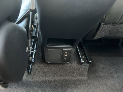 Used 2024 Buick Encore GX Sport Touring image 11