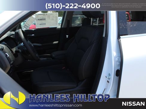 New 2026 Nissan Pathfinder SL w/ SL Premium Package AWD/4WD image 13