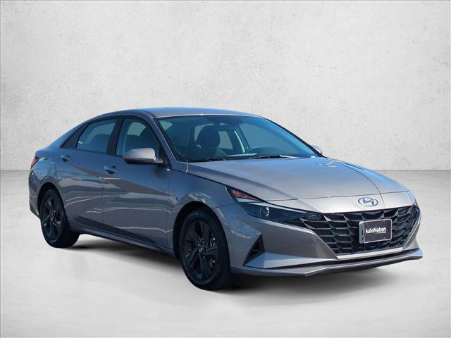 Used 2022 Hyundai Elantra SEL FWD image 3
