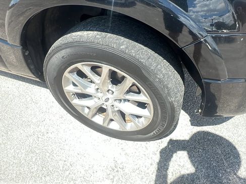 Used 2016 Ford Expedition Limited w/ Equipment Group 301A RWD image 25