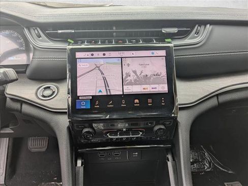 New 2025 Jeep Grand Cherokee L Limited image 11