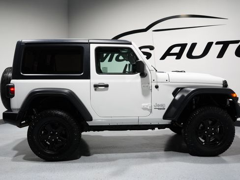 Used 2018 Jeep Wrangler Sport image 6