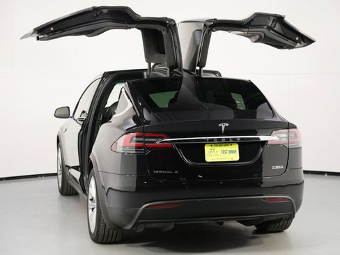 Used 2016 Tesla Model X P90D image 48