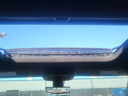 Used 2023 Chevrolet Traverse High Country FWD image 42