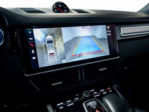 Used 2022 Porsche Cayenne S Platinum image 49