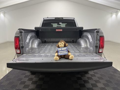 Used 2021 RAM 1500 Classic SLT image 8