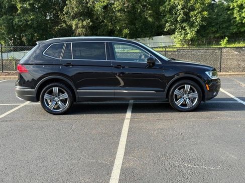 Used 2020 Volkswagen Tiguan SEL w/ Tiguan Three-Row MDO Package image 2