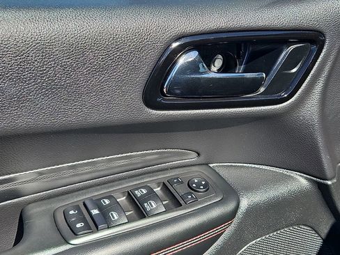 Used 2025 Dodge Durango GT RWD image 13