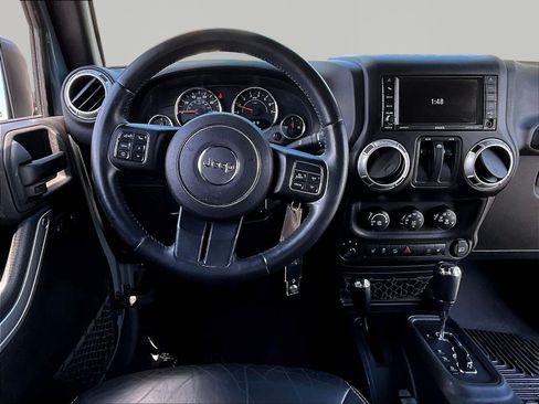 Used 2015 Jeep Wrangler Rubicon w/ Power Convenience Group AWD/4WD image 8