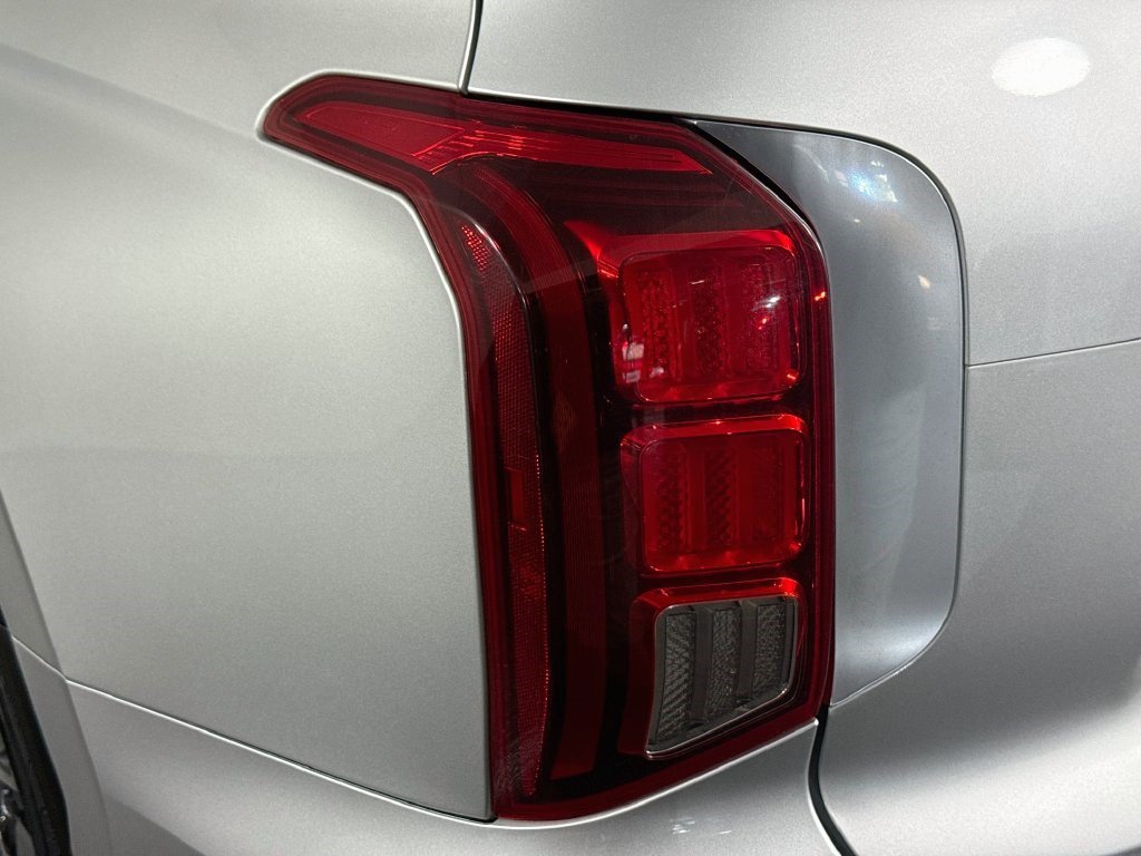 Used 2024 Hyundai Palisade Limited FWD image 35
