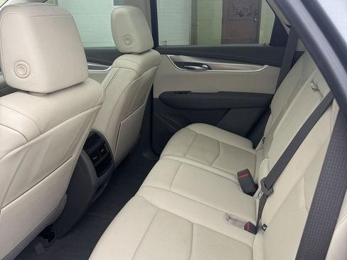 Used 2022 Cadillac XT5 Premium Luxury AWD/4WD image 7