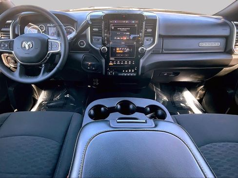 Used 2025 RAM 2500 Big Horn AWD/4WD image 15