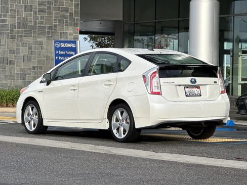 Used 2012 Toyota Prius Five image 6