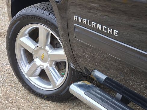 Used 2013 Chevrolet Avalanche LT w/ All-Star Edition image 16