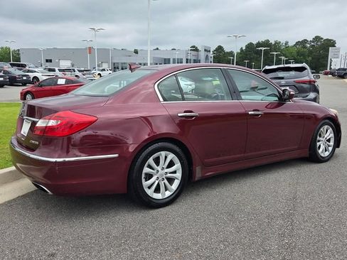 Used 2012 Hyundai Genesis 3.8 RWD image 12