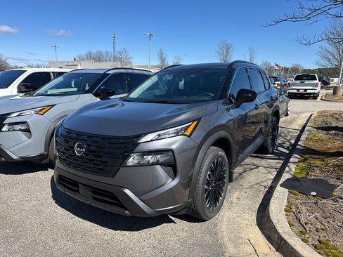 New 2026 Nissan Rogue SV image 3