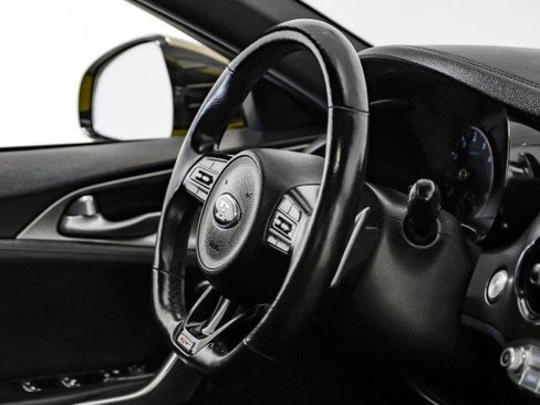 Used 2018 Kia Stinger GT image 11