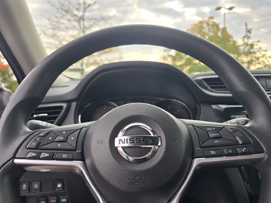 Used 2020 Nissan Rogue S AWD/4WD image 19