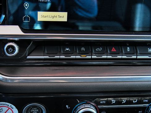 Used 2024 GMC Sierra 1500 SLT image 25